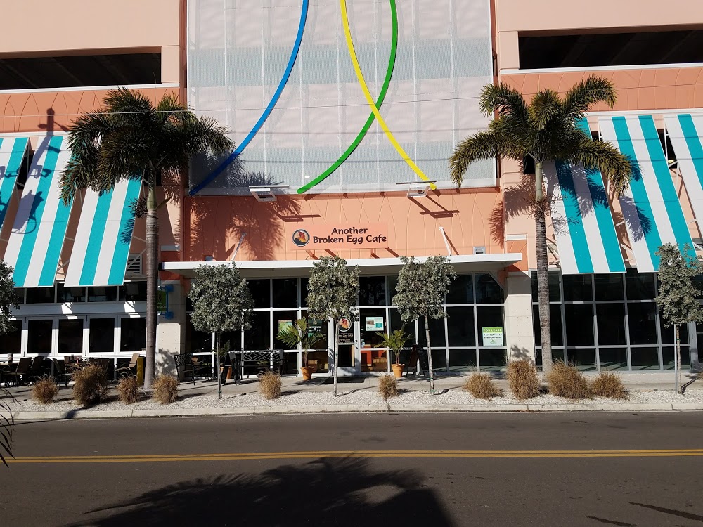 Another Broken Egg Cafe – Poinsettia